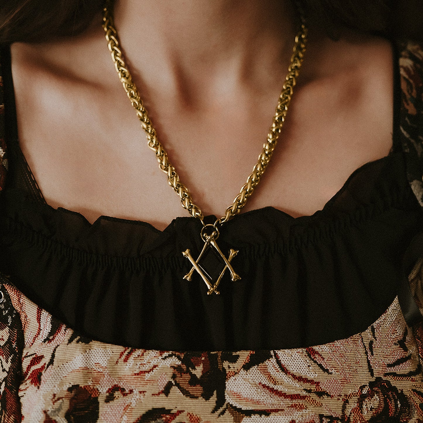 The Obsidian Marrow Necklace Gold