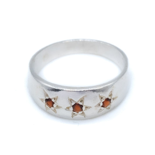 Sterling Silver 3 red Gem Star Set Gypsy Ring - Size UK M / US 6