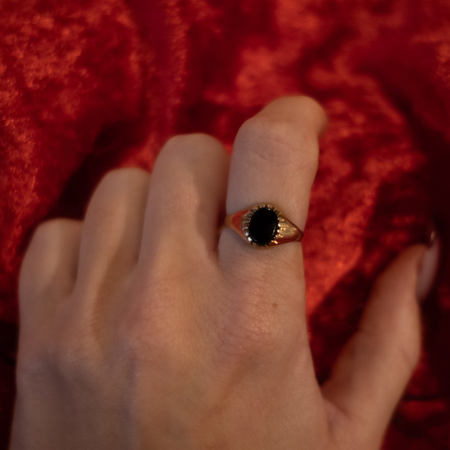 9ct Gold Onyx Signet Ring - Size UK M / US 6