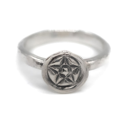 Pentagram Hammered Band Ring - Size S