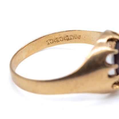 9ct Gold Garnet Signet Ring - Size Size U / US 10