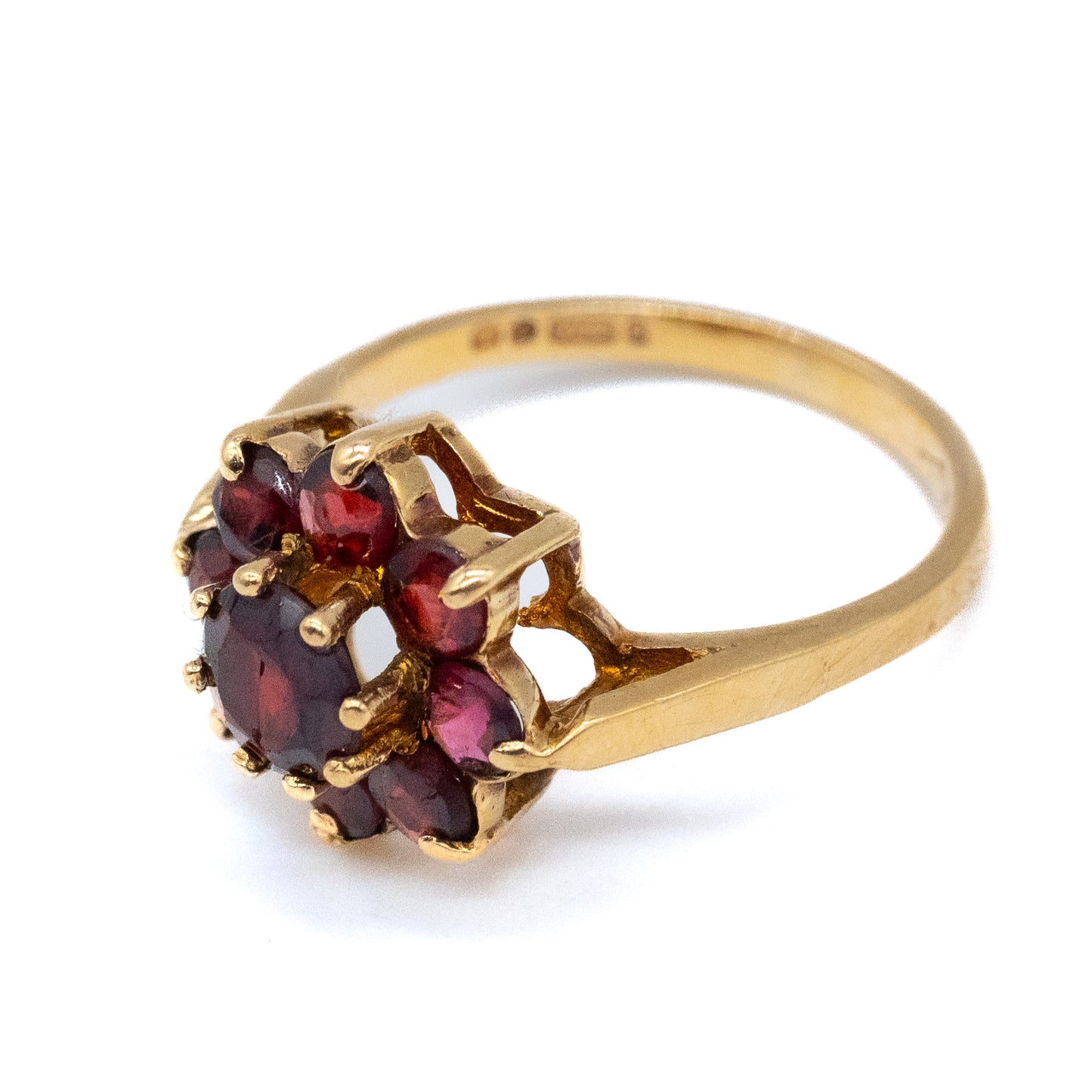9ct Gold Garnet Flower Ring - Size UK N / US 6.5