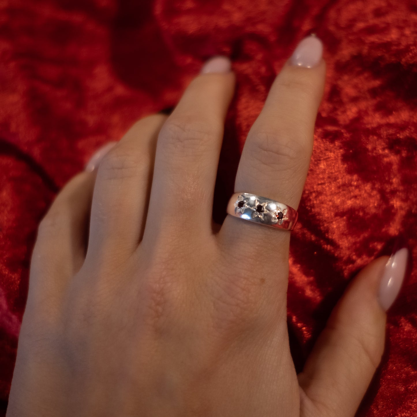 Sterling Silver 3 red Gem Star Set Gypsy Ring - Size UK M / US 6