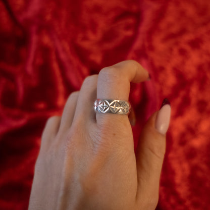 Sterling Silver Chunky Engraved Star Band - Size UK Q / US 8